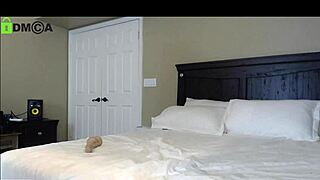 Intriguing Live Chat with Robxxxrider