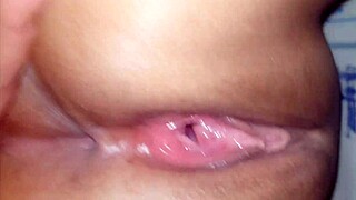 OH, PRETTY MEXICAN GYM BEBE LETS HIM FUCK HER TIGHT PUSSY WITHOUT CONDON PART 3!