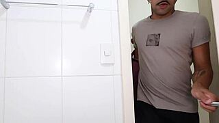 Married guy forgets ring while bareback fucking monster cock in hotel!