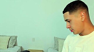 Follando con mi novio y el due�o del airbnb parte 1