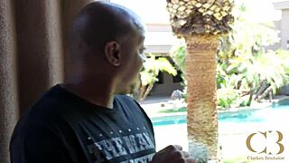 Блондинка бомба прегъната! Може ли да вземе този голям черен кур?