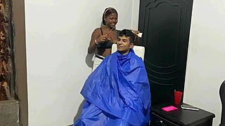 voy a cortarme el cabello y termino follando bien duro con el estilista