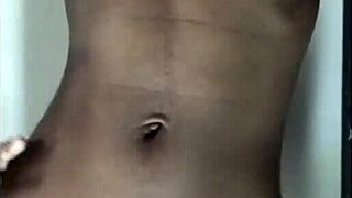 Twerking hard on a vibrating dildo for fun