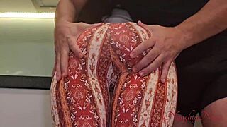 Banging curvy cleaner lady in kitchen for extra tip