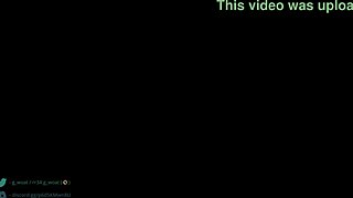 Taking control of this girl in her bedroom 😏