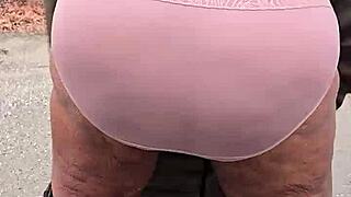 I lick her pussy & she suck my dick after taking a piss on the road