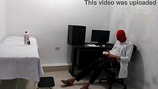 I, the perveted doctor, cudn't help but masturabte after treating that cute patiant