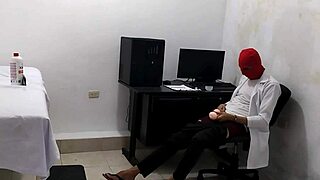 I, the perveted doctor, cudn't help but masturabte after treating that cute patiant