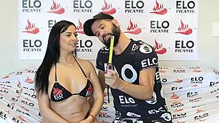 antonella blake pasa por el cuarto picante