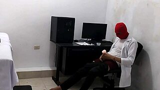 I, the perveted doctor, cudn't help but masturabte after treating that cute patiant