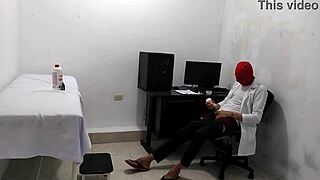 I, the perveted doctor, cudn't help but masturabte after treating that cute patiant