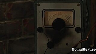 omg, this dominant lesbian mistress uses a big strapon on her tied up slave for intense orgasms 😍💦