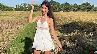 i saw a cute rice picker get paid with sex