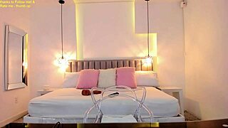 Hey Valerynova, How's That Dildo Play on Chaturbate 10?