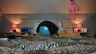 kinky girl experiences petite 18+ orgasm in homemade squirting