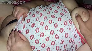 La Esposa Puta Infiel Gets Groped When Alone, Showing Off Huge British Pussy