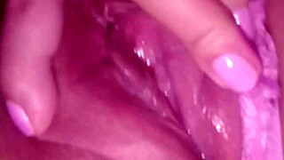 Antes De Irse A Trabajar La Cojo Duro En La Puerta De La Casa Y La Mando A La Calle Con Su Coño Bien Untado