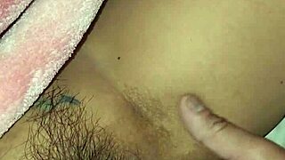 Los Peluches de Esposa Shows Hairy Brunette Pussy