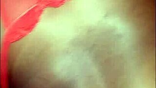 Teasing cunhadinha on sofa for orgasm?