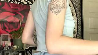 Petite teen amateur achieves orgasm with toys.