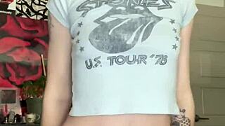 Petite teen amateur achieves orgasm with toys.