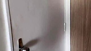 I tranced with my safada empregada in the cozina, rabuda gostosa lifted her vestido and I soqued gostoso