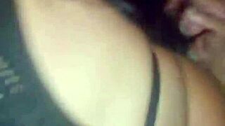 deixei os dois gozarem dentro de mim gozaram litros