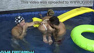 Festinha Na Piscina Com Dois Safados Assfucking Mature Milf