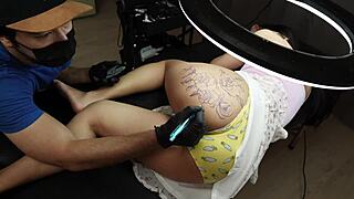 Big ass girl seduces tattoo artist during session