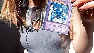 Bonneyuwu - 5 31 body mostrando cartas