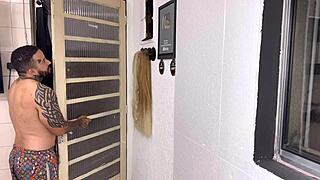 O corno me fez uma surpresa com o cadeirante do tiktok olha sobre rodas pramim sentar gostoso em um homem depois de anos uma pica nova