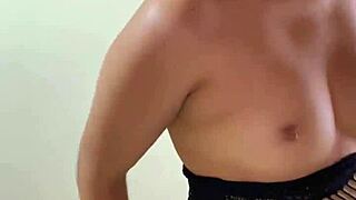 Beautiful Friend Shakes Ass in Bedroom for Hard Creampie Fuck