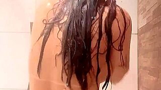 Latina hotwife bathes and films her big tits and ass for viewers