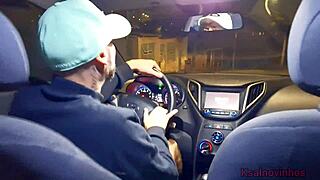 Casada mostra bunda para motorista tarado e fodem na rua