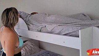 Flaguei a Tais Daeva se masturbando e realizei meu desejo. Tranquei com a gostosa, comi sua buceta e cu!