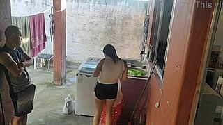 esposa saiu e a empregada n�o resistiu ao meu pau ereto