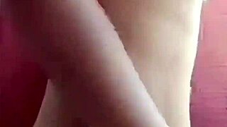 Novinha dançando pelada quem é essa delícia