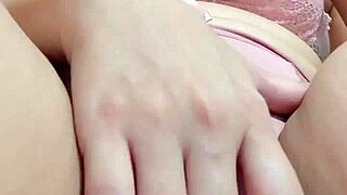 Woman intensely rubs her wet pussy and posts every moment