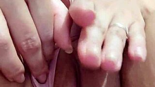 Woman intensely rubs her wet pussy and posts every moment