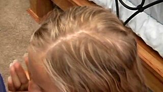 Wow, Lovely Young Girl Gives Horny Blowjob!