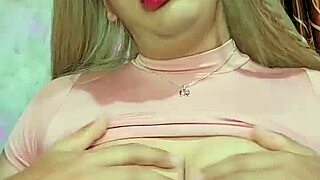 Rosadita, the pretty transsexual, sucks cock richly