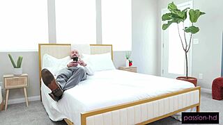 I Let My Roommates Boyfriend Use My Cunt For His Vr Game