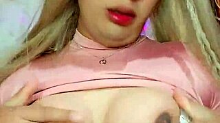 Rosadita, the pretty transsexual, sucks cock richly