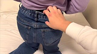 Living with my girlfriend, I pulled her jeans down and made her climax with STANDING BACK.