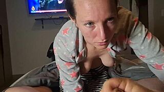 Skinny babe takes dick in mouth for homemade cum swallow