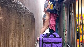 i got naked for the delivery guy and invited him inside my house