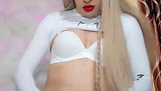 Beautiful Transsexual Blanca Nieves Showcases Crossdressing Elegance and Allure