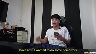 Хей стъпсън, искаш ли да чукаш жена ми за да пазиш тайна с транс кучката?