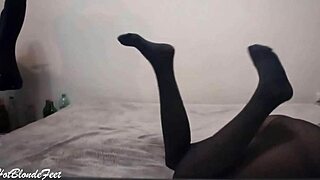 Miley Grey's alluring legs in leggings