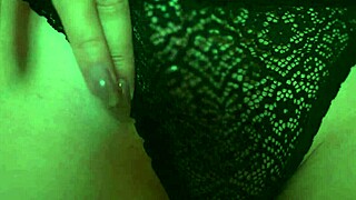 babe tries on panties and thong, shaking her big ass while teasing with pussy lips in free video